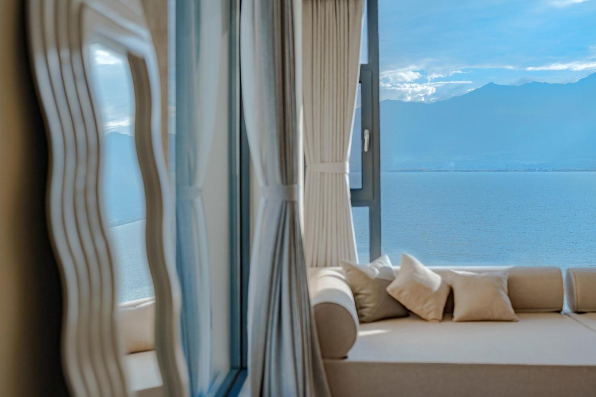 Dali Oriental Seaview Hotel -Dali Erhai Екстер'єр фото