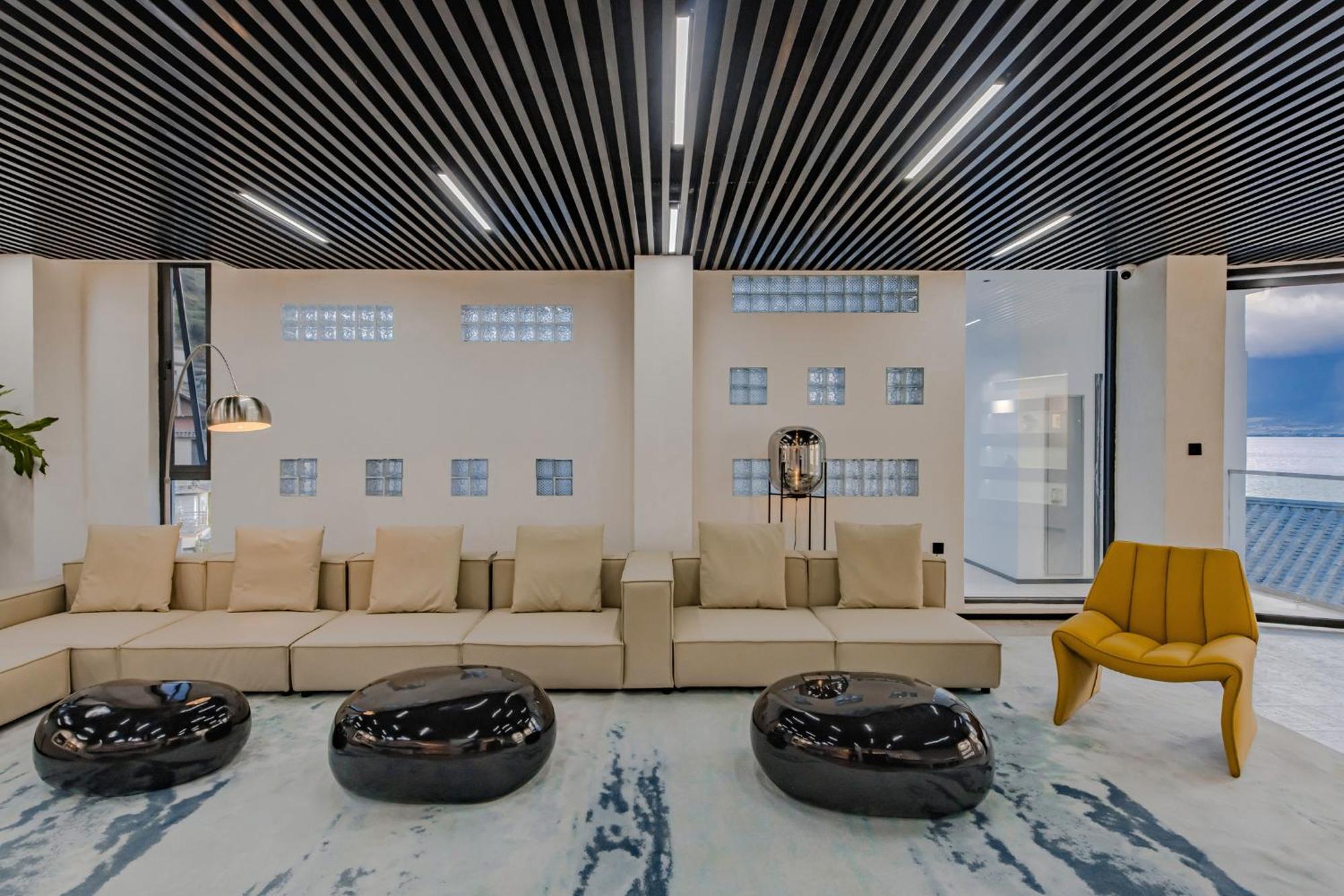 Dali Oriental Seaview Hotel -Dali Erhai Екстер'єр фото
