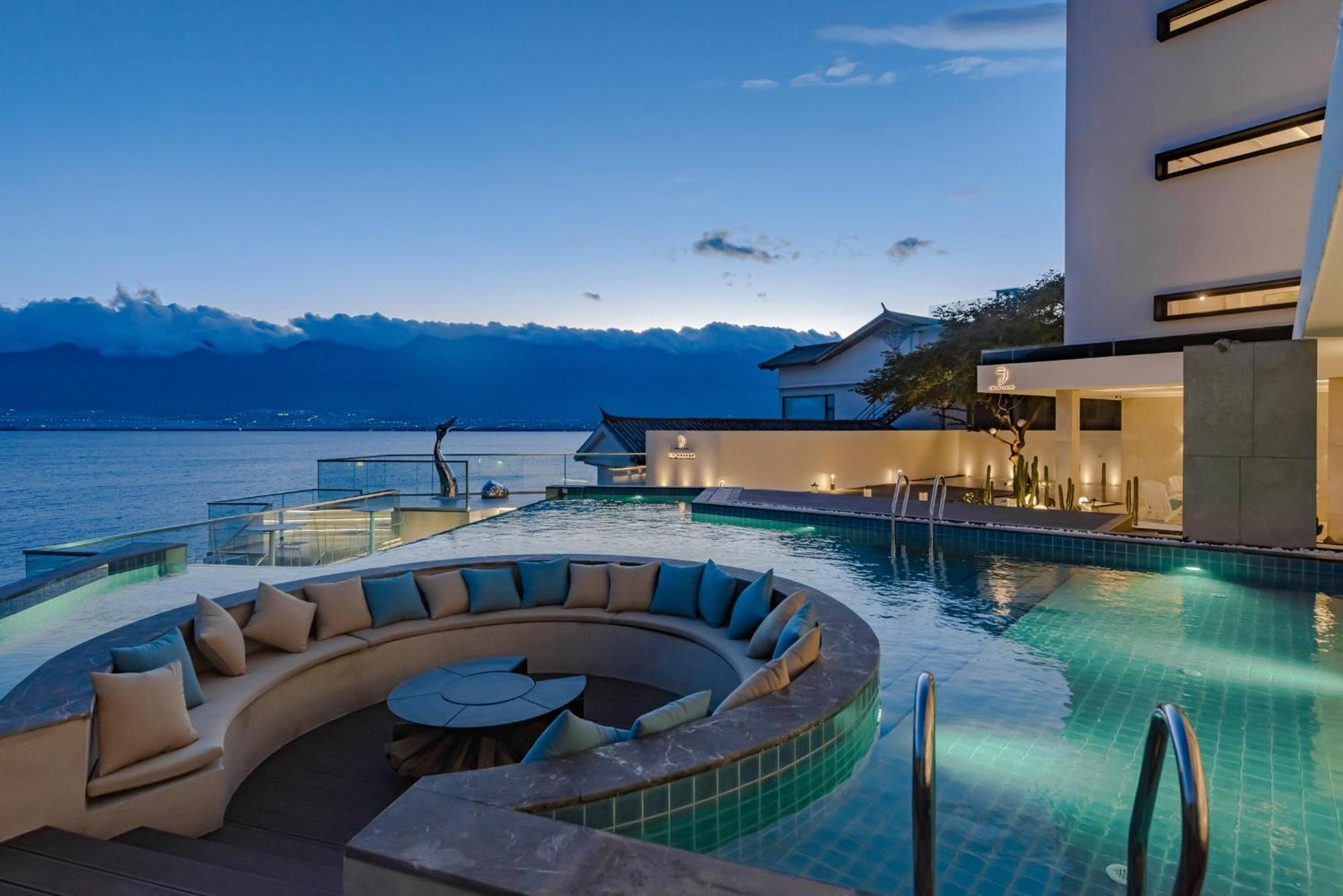 Dali Oriental Seaview Hotel -Dali Erhai Екстер'єр фото