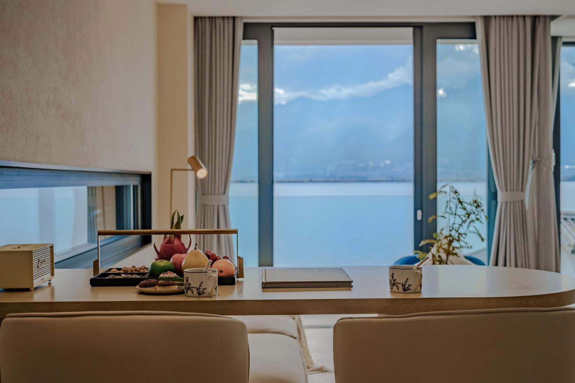 Dali Oriental Seaview Hotel -Dali Erhai Екстер'єр фото